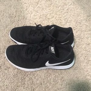 black nike running shoes